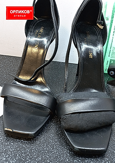 Женские черные туфли до реставрации и ремонта