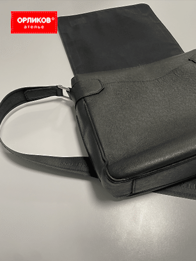 Женская кожаная сумочка после реставрации и ремонта