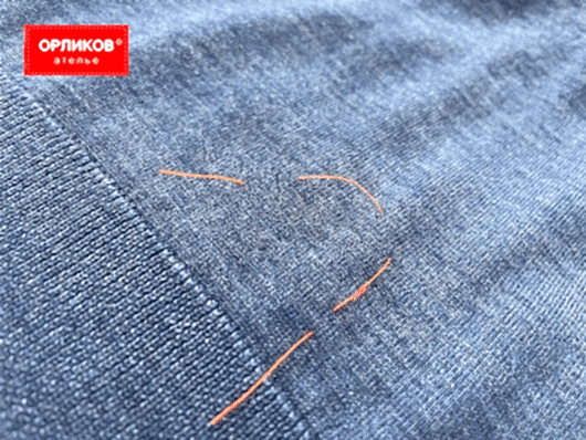 Трикотажная синяя футболка поло после реставрации