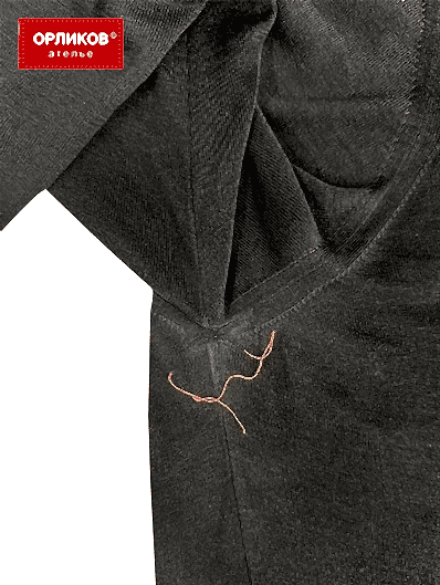 Повреждения на кофте после ремонта