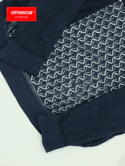 Трикотажный кардиган после ремонта дырки